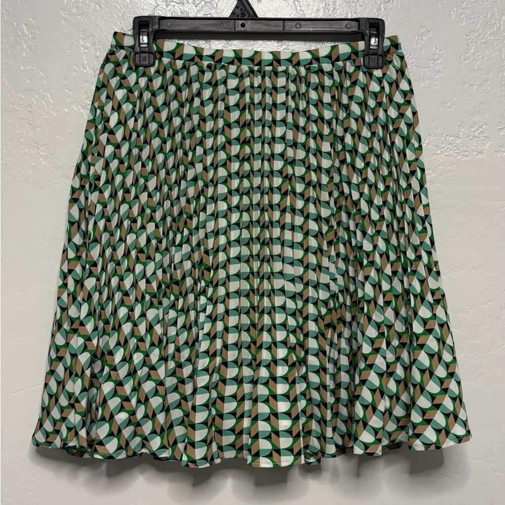 New with tags, womens size 8 skirt, #A1098